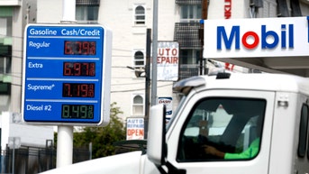 Kevin Hassett predicts massive inflation drop as oil prices slide lower - Fox News