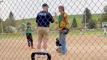 Youth umpire goes viral for ejecting baseball coach in perfect fashion - Fox News