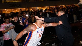 Fists fly and cops deploy pepper spray as Knicks fans rage in Manhattan - Fox News