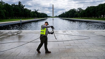 Washington Post says Reflecting Pool 'looks almost the same' after Trump renovations - Fox News