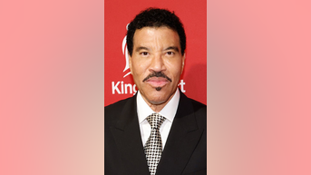 Lionel Richie STRICKEN on stage - Fox News