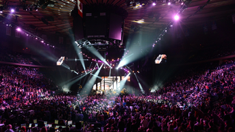 Fan dies after apparent fall from upper level during Madison Square Garden concert - Fox News