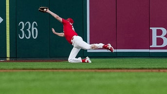 Schmitt shows off baseball glove behind viral Congressional Baseball Game catch - Fox News