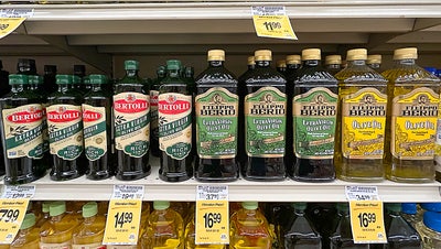Study reveals main fat in olive oil could help grow pancreatic cancer - Fox News