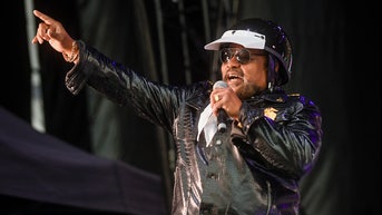 POINTING AT THE CROWD - Fox News