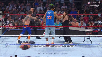 Knicks star delivers chokeslams to WWE villains during New York City event - Fox News
