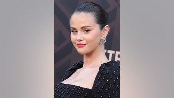 Selena Gomez PACKS on PDA - Fox News