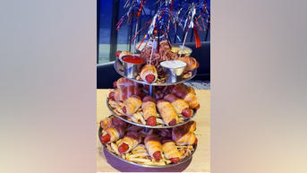 Restaurant celebrates with hot dog TOWER - Fox News