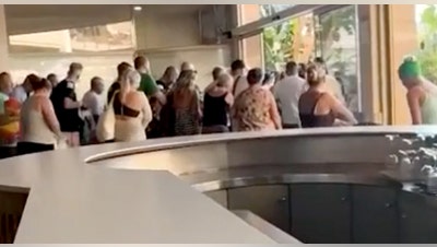 Vacationers sprint for pool lounge chairs in chaotic race at packed Spanish resort - Fox News