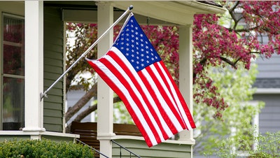 Homeowners allege HOA threatened them with fines over US flag - Fox News