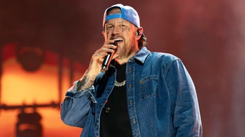 Jelly Roll makes emotional confession before announcing major career pause - Fox News