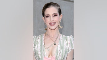 Kelly Osbourne DEMANDS child support - Fox News