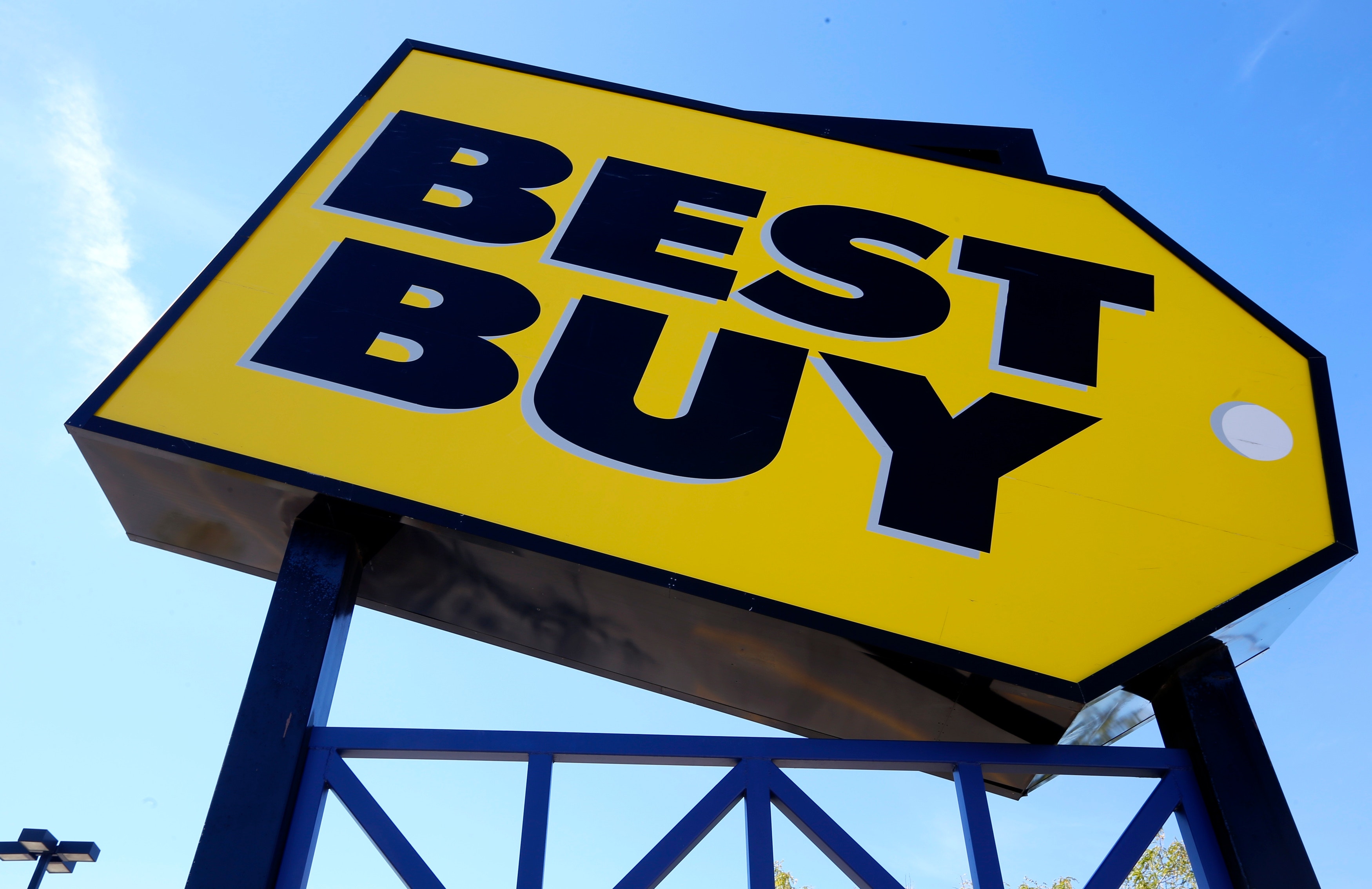 Best Buy revenue misses estimates as customers shift online Fox Business