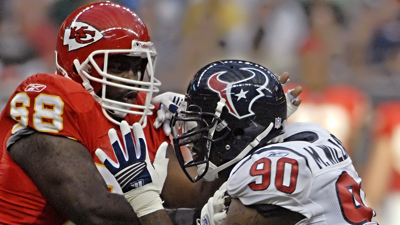 2012: Will Shields, Chiefs Hall of Honor