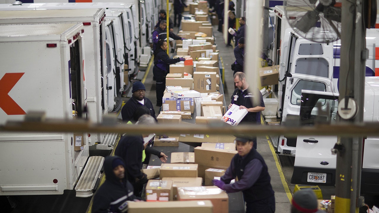 How Retailers and Shippers Navigate the Holiday Rush  Fox Business