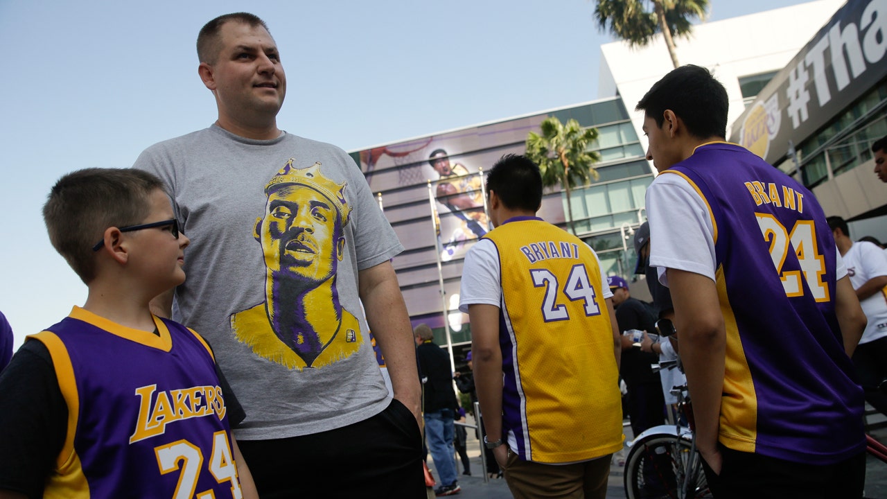 Basketball Fans Spend $1.2 Million on Kobe Bryant ...