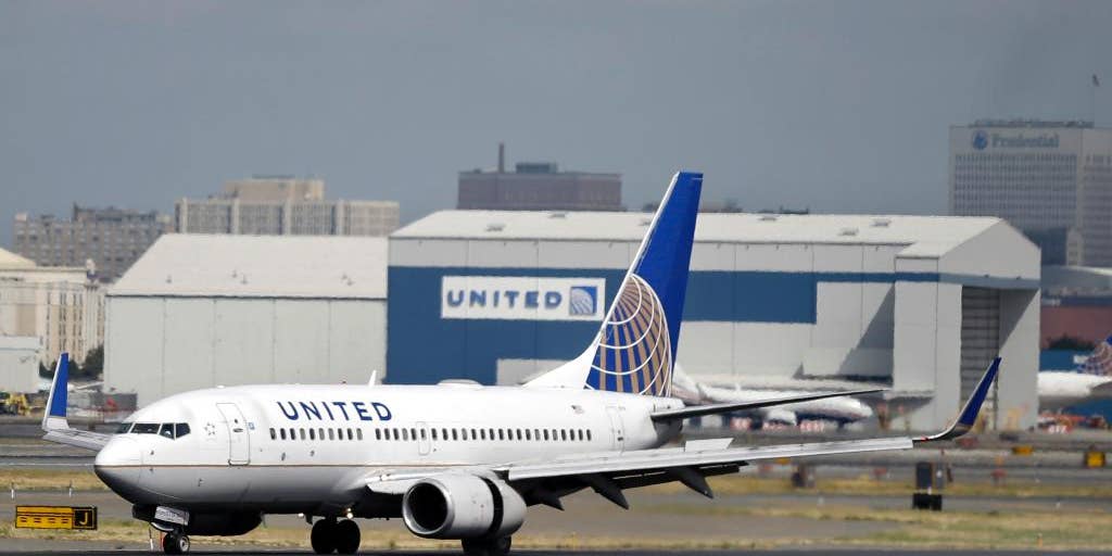 United Airlines warns against duct-taping passengers - Vimarsana News
