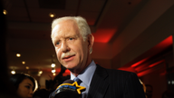 Flying ace Sully makes case against privatization