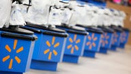 Wal-Mart Warns Strong Dollar Will Hurt Earnings