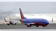 Southwest beats 3Q profit forecasts