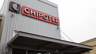 Chipotle turnaround stalls as food scares continued