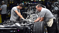 US industrial output climbed a healthy 0.9 pct. in October