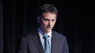 Einhorn Ups Apple Stake, Waiting for ‘Blockbuster Product’