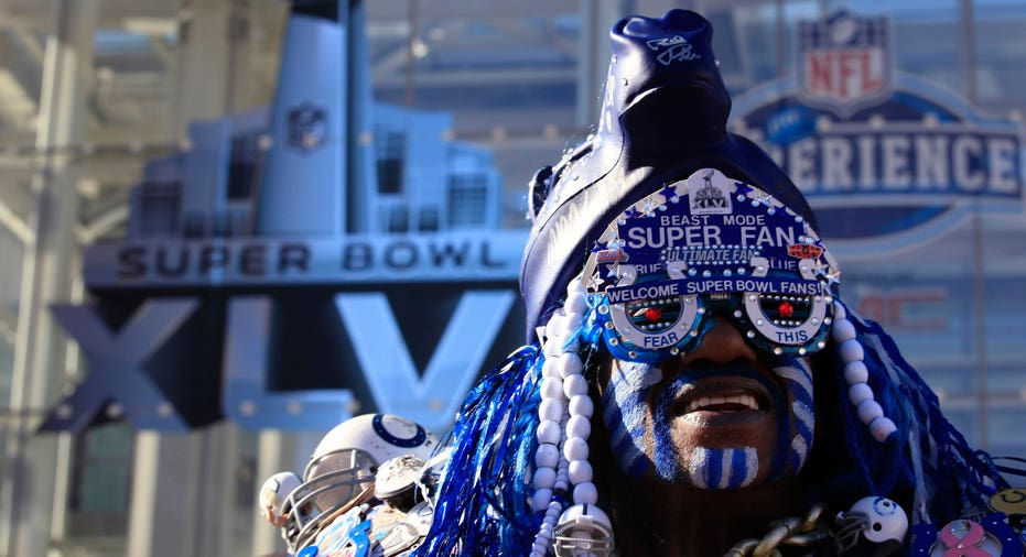 Super Bowl 2012 Football Fan reuters