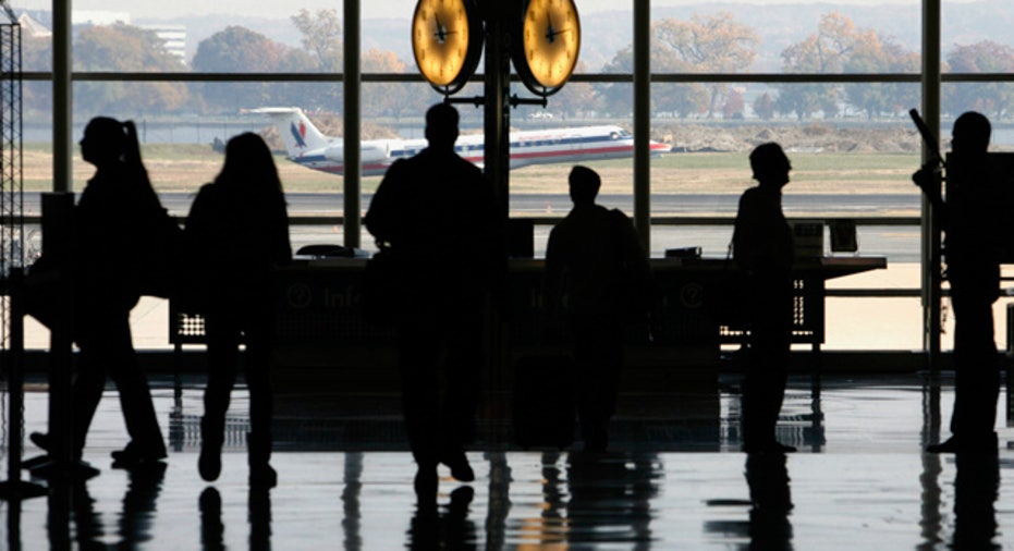Airport_Reagan_Passengers_Waiting