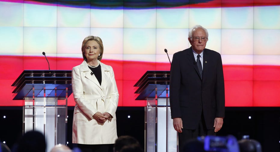 Clinton, Sanders Debate