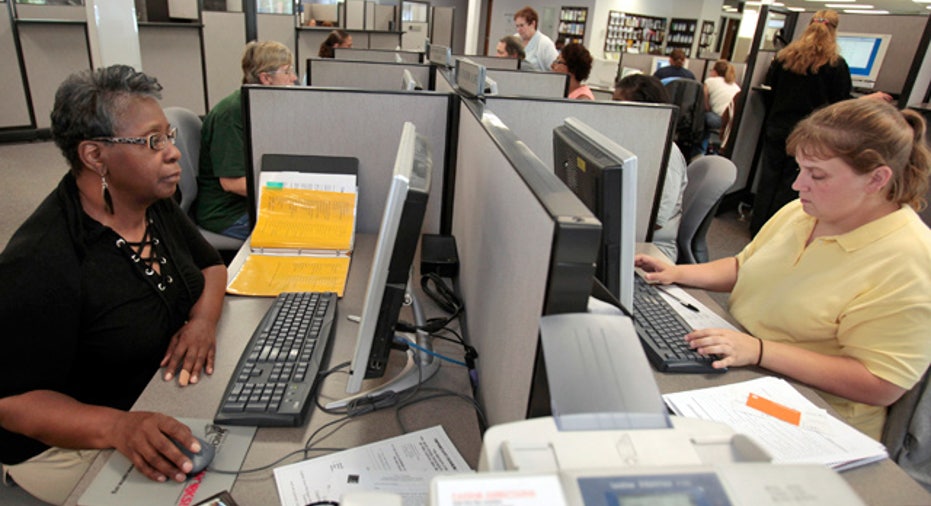 Employees_Computers_Office_Cubicle_Small_Business