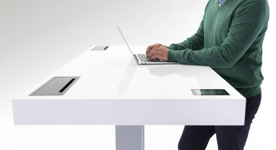 Review Stir Kinetic Smart Desk Makes You Stand Up And Sit Down