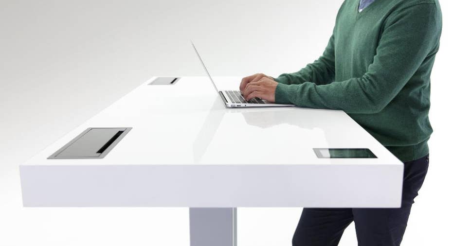 Review Stir Kinetic Smart Desk Makes You Stand Up And Sit Down