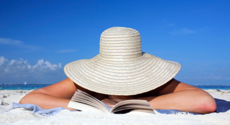 Summer Beach Reading, 640x360