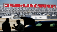 Delta flight delayed by argument between pilot, attendant