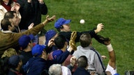 Steve Bartman receives Chicago Cubs World Series ring