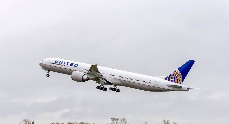 United Boeing 777 FBN