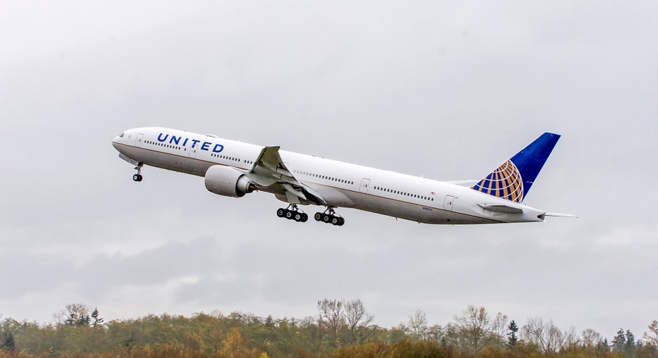 United Boeing 777 FBN