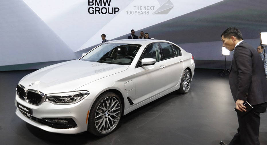 BMW 5-series Detroit auto show FBN