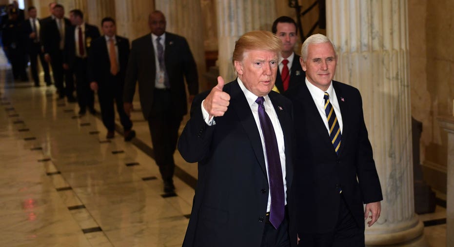 President Donald Trump thumbs up, Mike Pence AP FBN