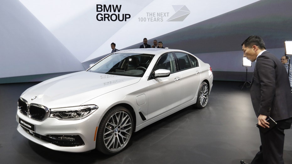 BMW 5-series Detroit auto show FBN