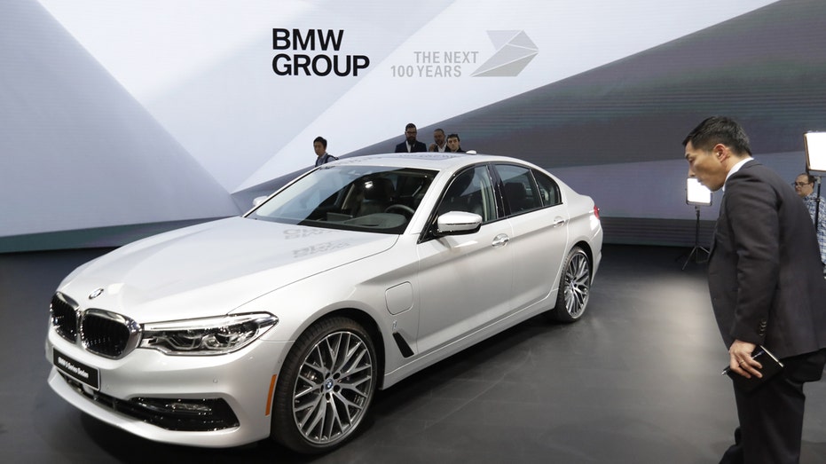 BMW 5-series Detroit auto show FBN