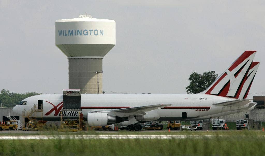 Cargo Pilot Strike In Ohio May Delay Amazon Dhl Shipping Fox Business