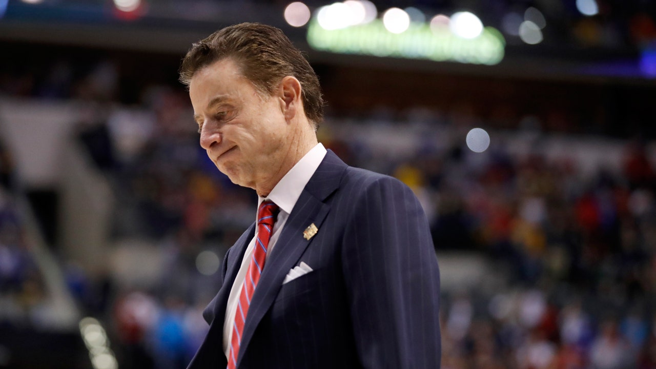 Hall Of Famer Rick Pitino Angry Over Fbi Probe Ncaa Decision