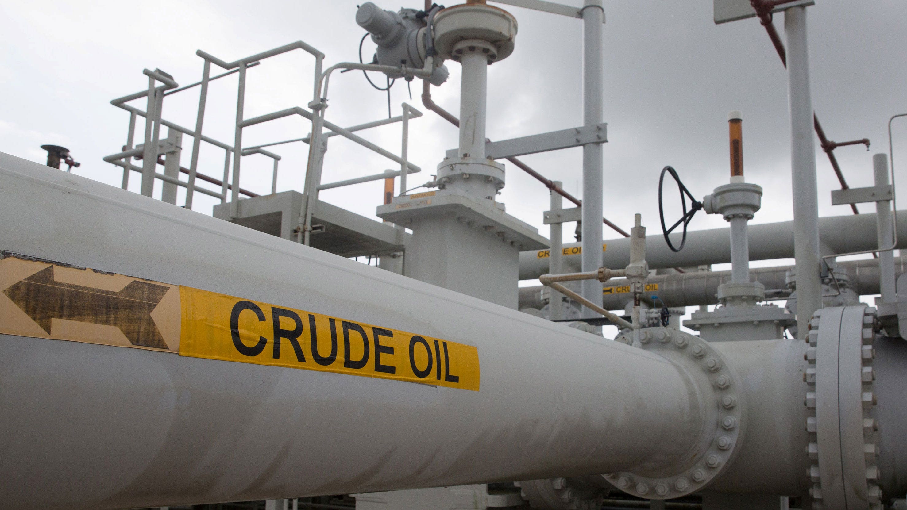 Oil steady after the American Capitol drama;  tighter stocks in focus