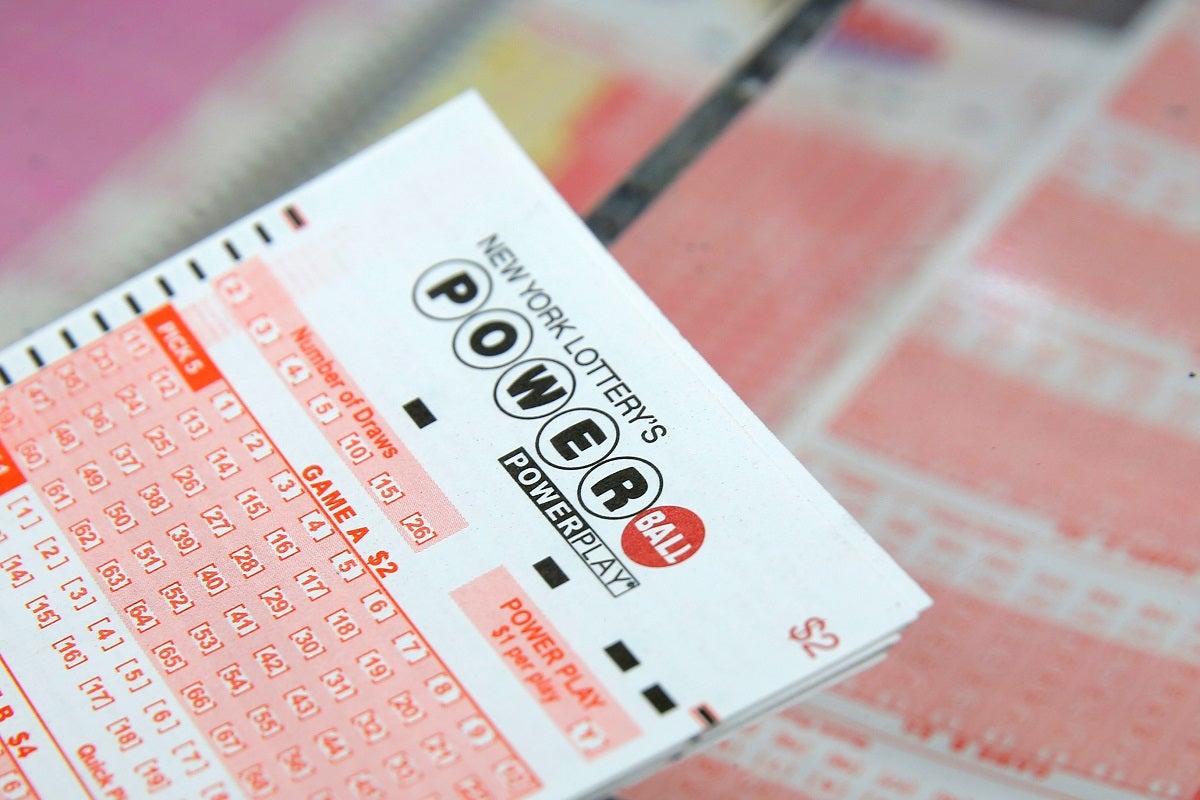 Image for article Powerball jackpot drawing at $535 million Saturday night  Fox Business | Makemetechie.com Summary