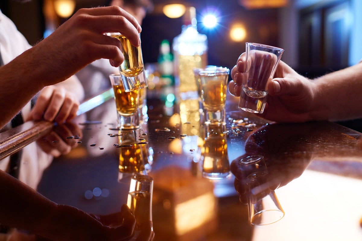 This Hair Tie Could Prevent Drink Spiking At Bars Parties Fox