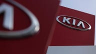 Kia recalls 106K Sedona minivans for automatic door problems