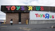 Toys R Us cites holiday "missteps," says 182 stores to close