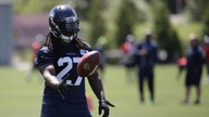Seahawks RB Eddie Lacy earns $55K for losing 3 pounds: report